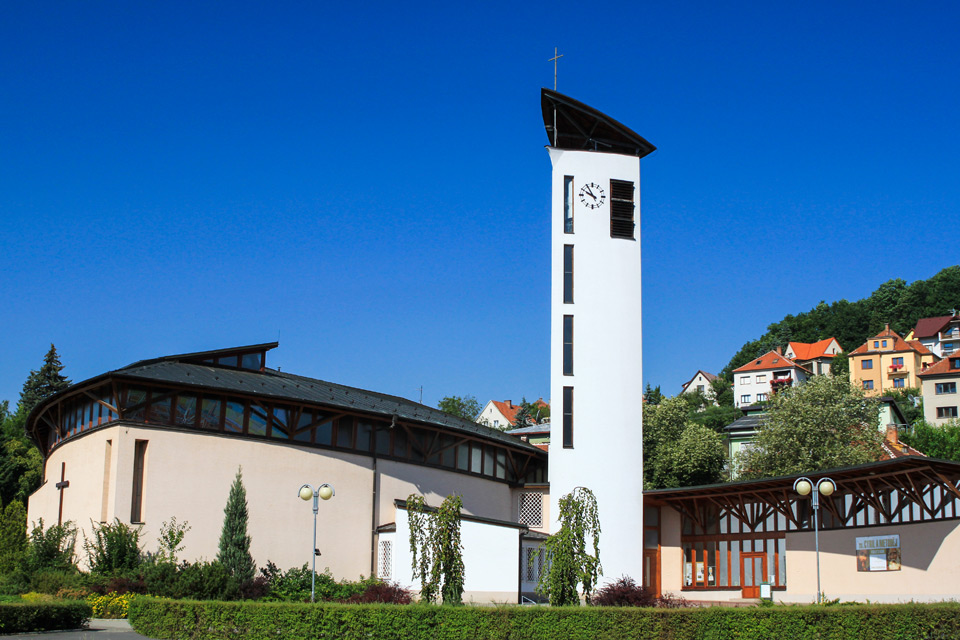 Luhačovice-spa-church